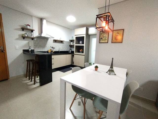 Apartamento à venda com 2 quartos, 67m² - Foto 2