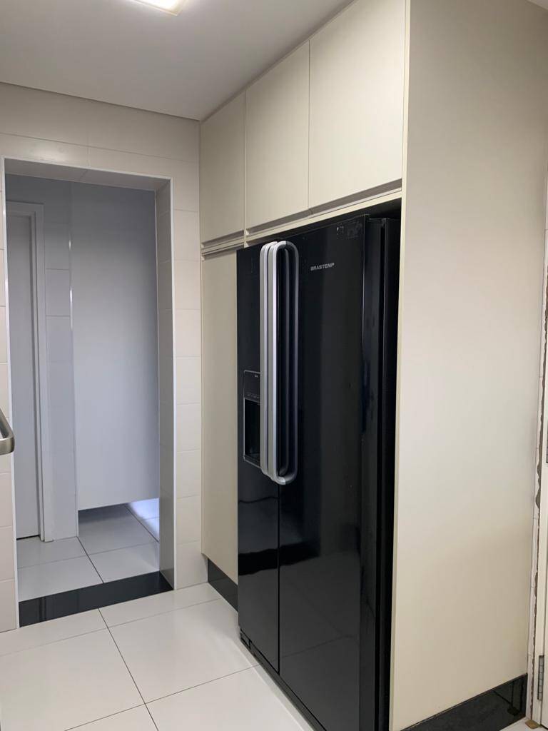 Apartamento à venda com 3 quartos, 200m² - Foto 33