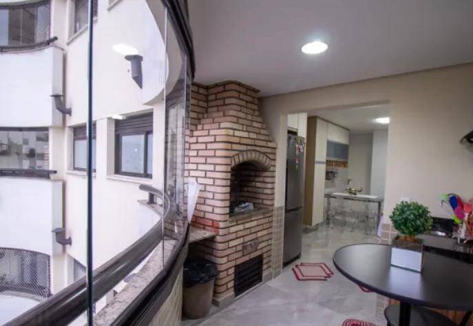 Apartamento à venda com 3 quartos, 141m² - Foto 6