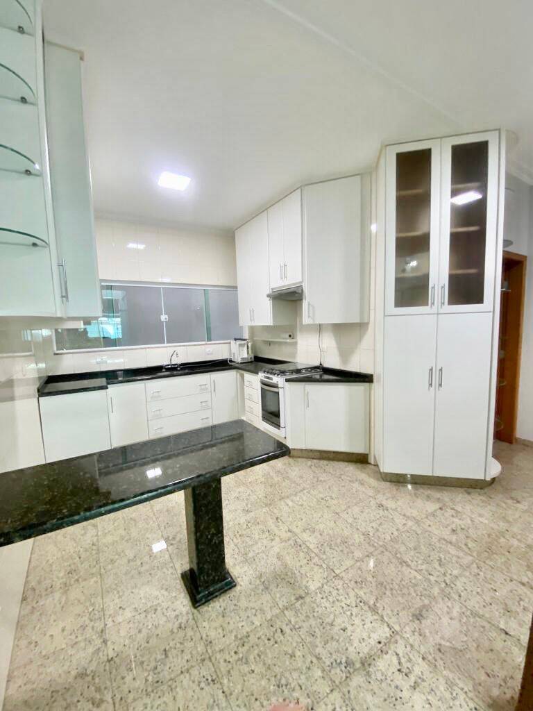 Casa à venda com 3 quartos, 174m² - Foto 9