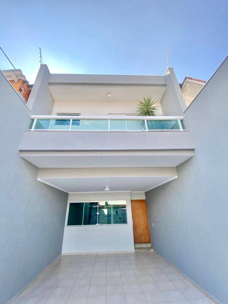 Casa à venda com 3 quartos, 174m² - Foto 1