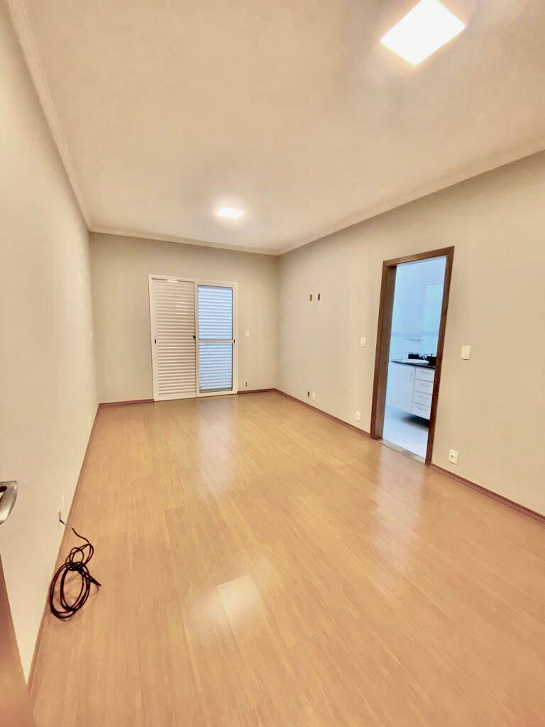 Casa à venda com 3 quartos, 174m² - Foto 7