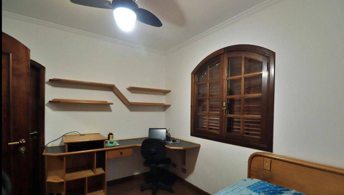 Casa à venda com 4 quartos, 300m² - Foto 10