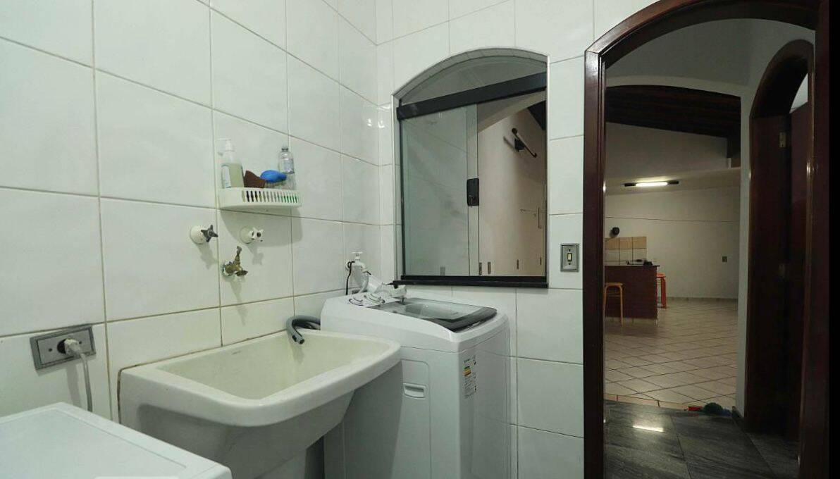 Casa à venda com 4 quartos, 300m² - Foto 20