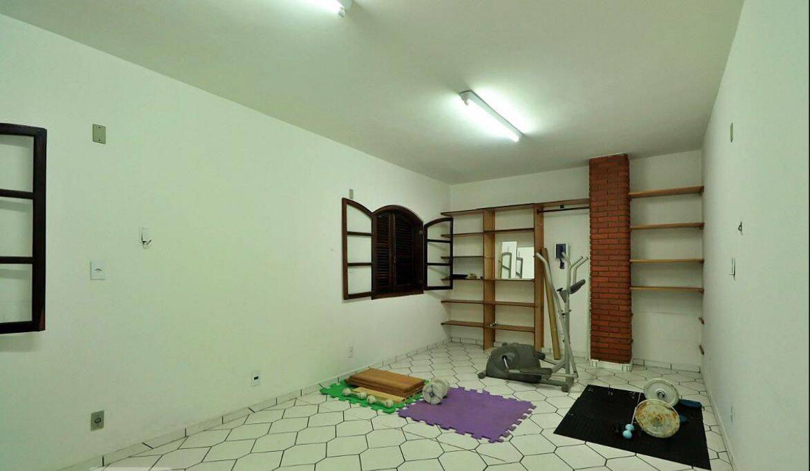 Casa à venda com 4 quartos, 300m² - Foto 23