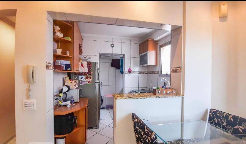 Apartamento à venda com 2 quartos, 65m² - Foto 2