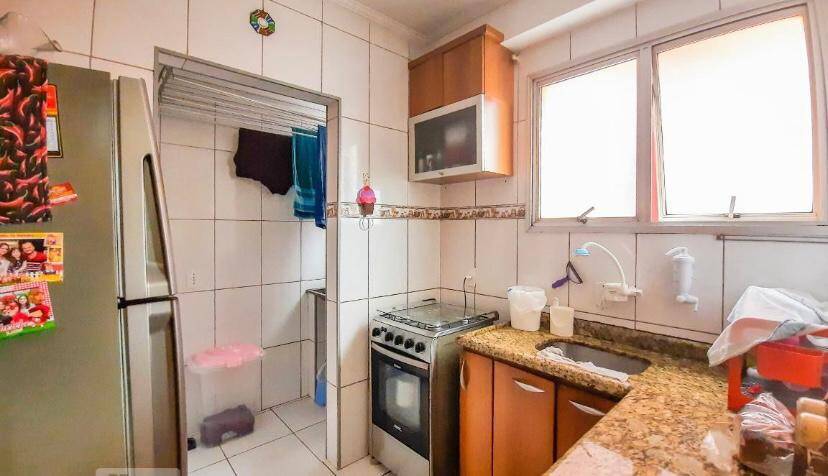 Apartamento à venda com 2 quartos, 65m² - Foto 3