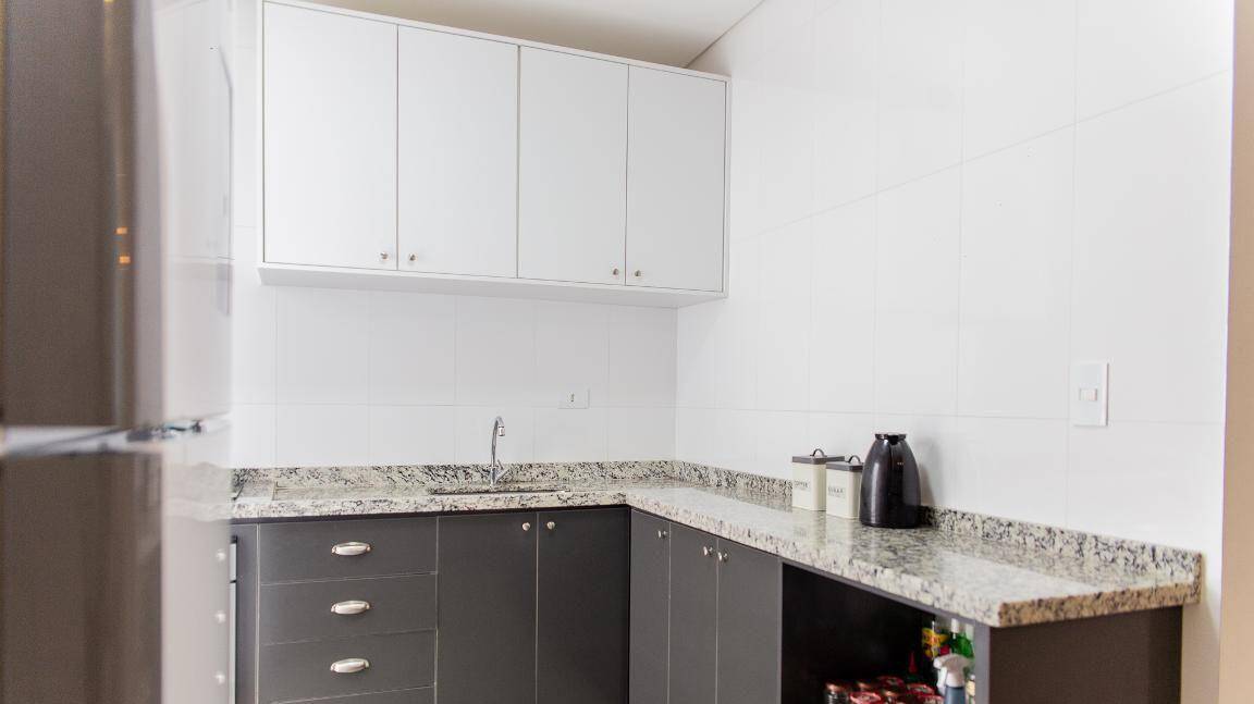 Apartamento à venda com 2 quartos, 72m² - Foto 2