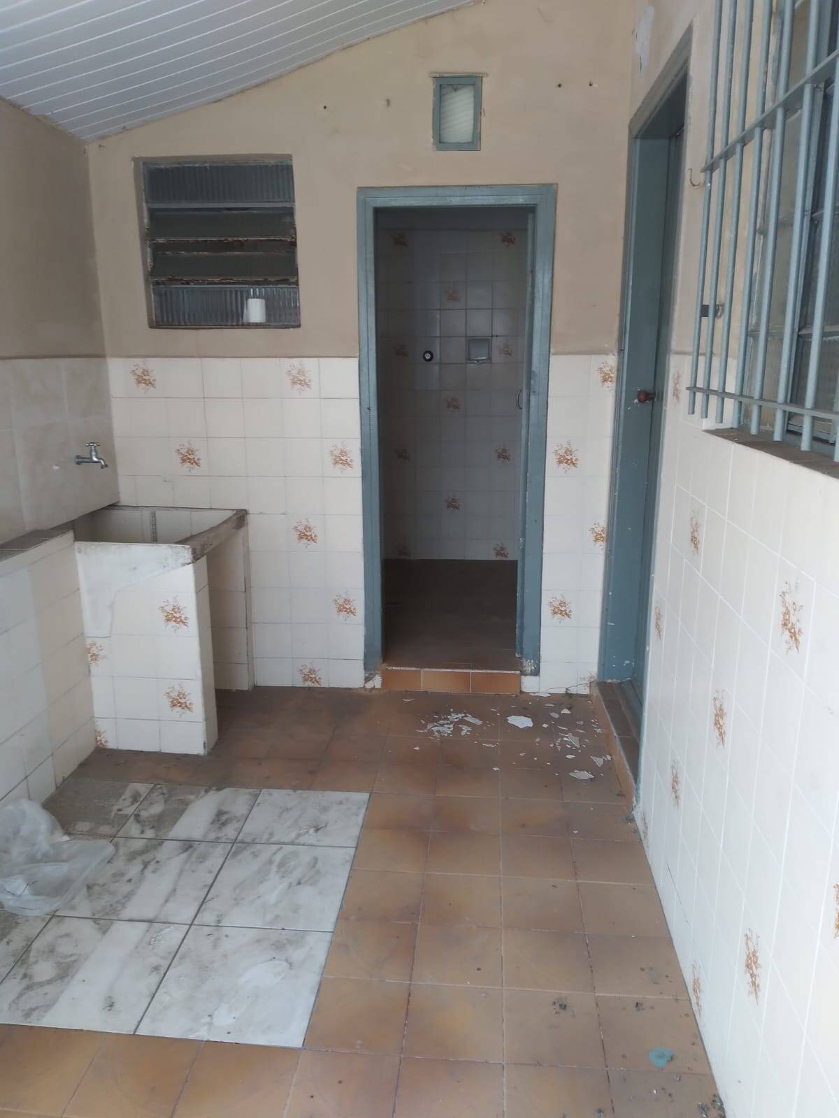 Casa à venda com 2 quartos, 250m² - Foto 10