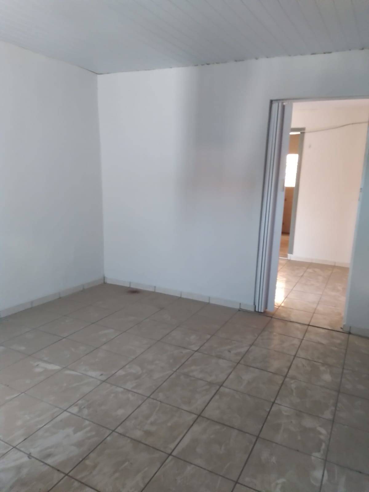 Casa à venda com 2 quartos, 250m² - Foto 8