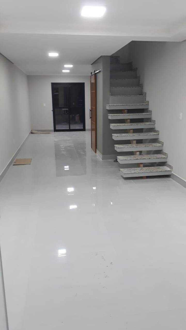 Casa à venda com 2 quartos, 100m² - Foto 3