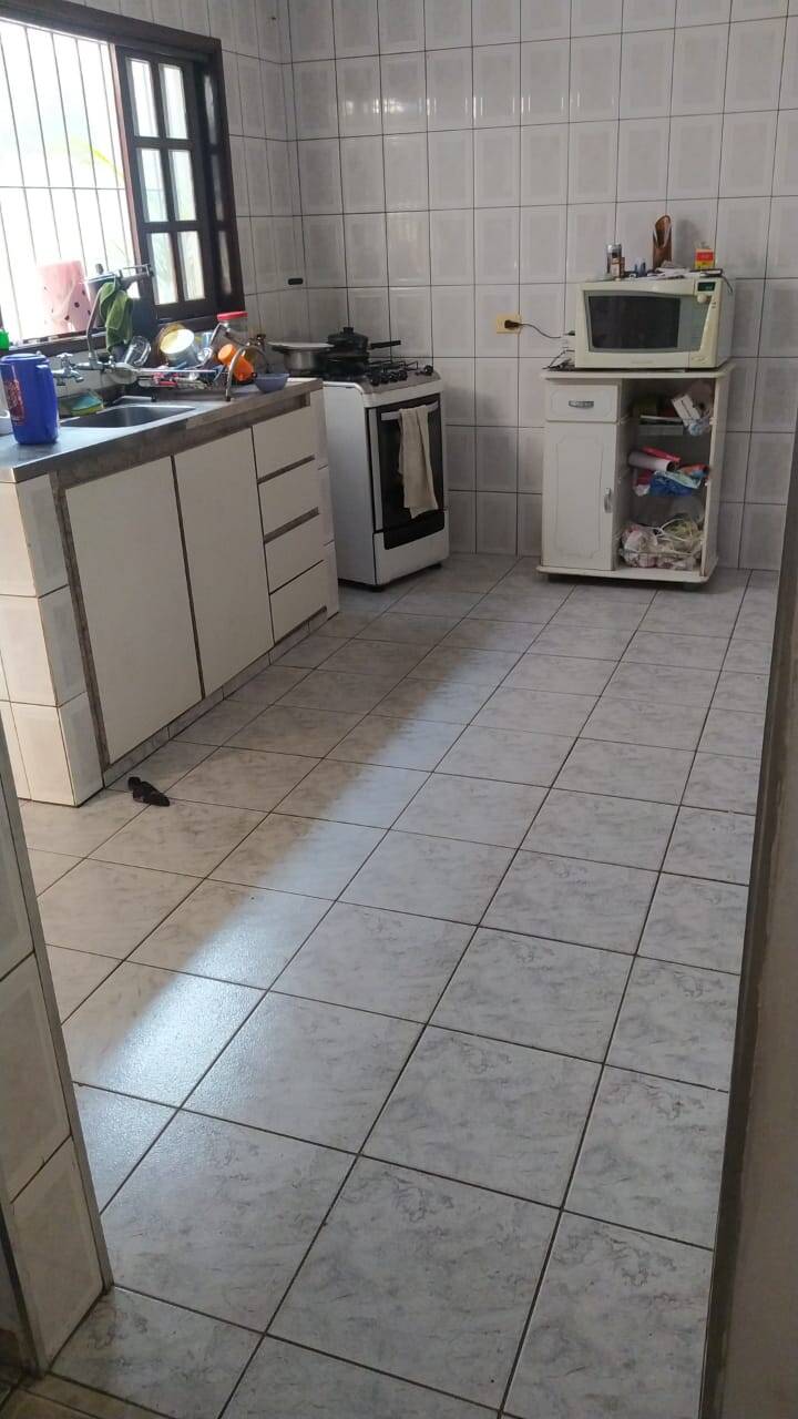 Casa à venda com 3 quartos, 150m² - Foto 1