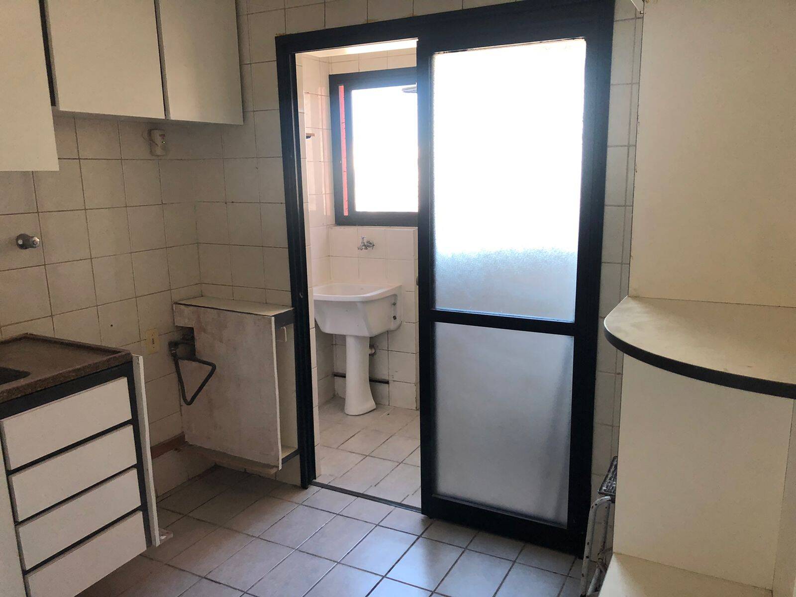 Apartamento à venda com 3 quartos, 85m² - Foto 7