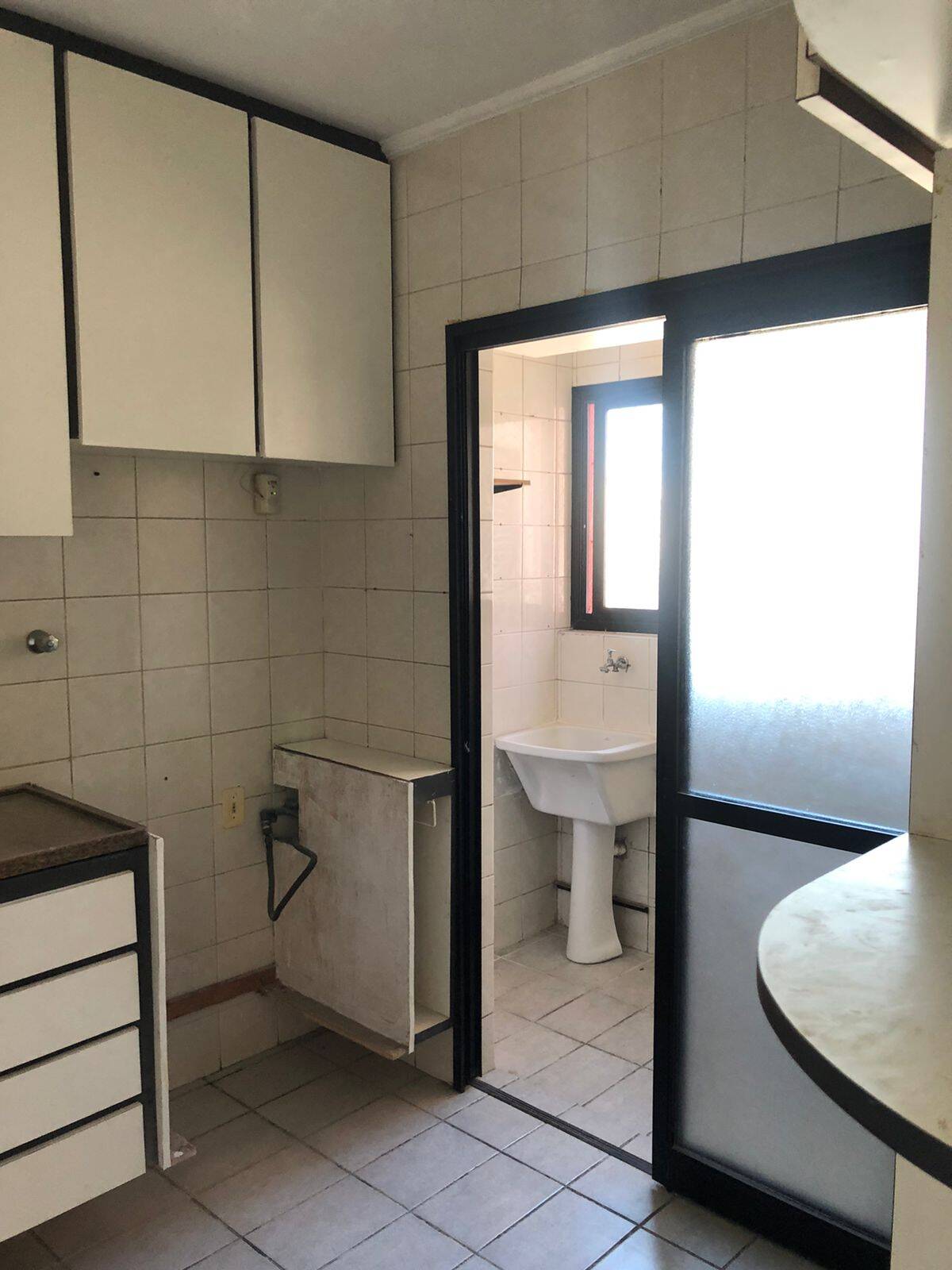 Apartamento à venda com 3 quartos, 85m² - Foto 4