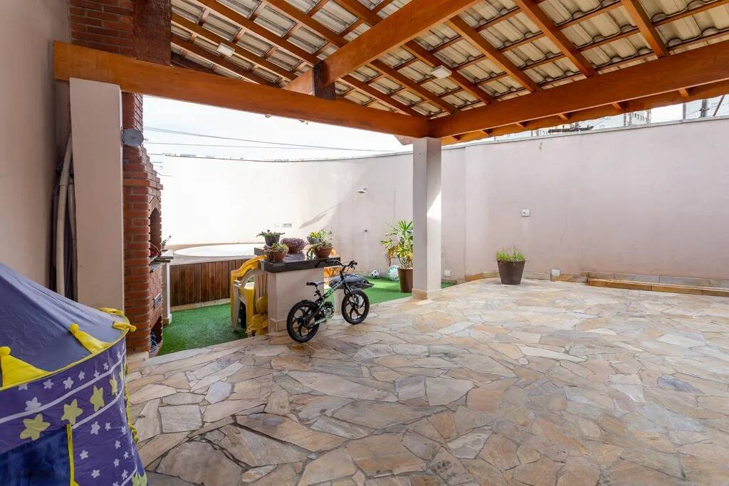 Casa à venda com 2 quartos, 144m² - Foto 1