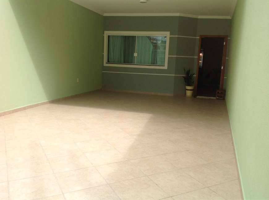 Sobrado à venda com 3 quartos, 222m² - Foto 1