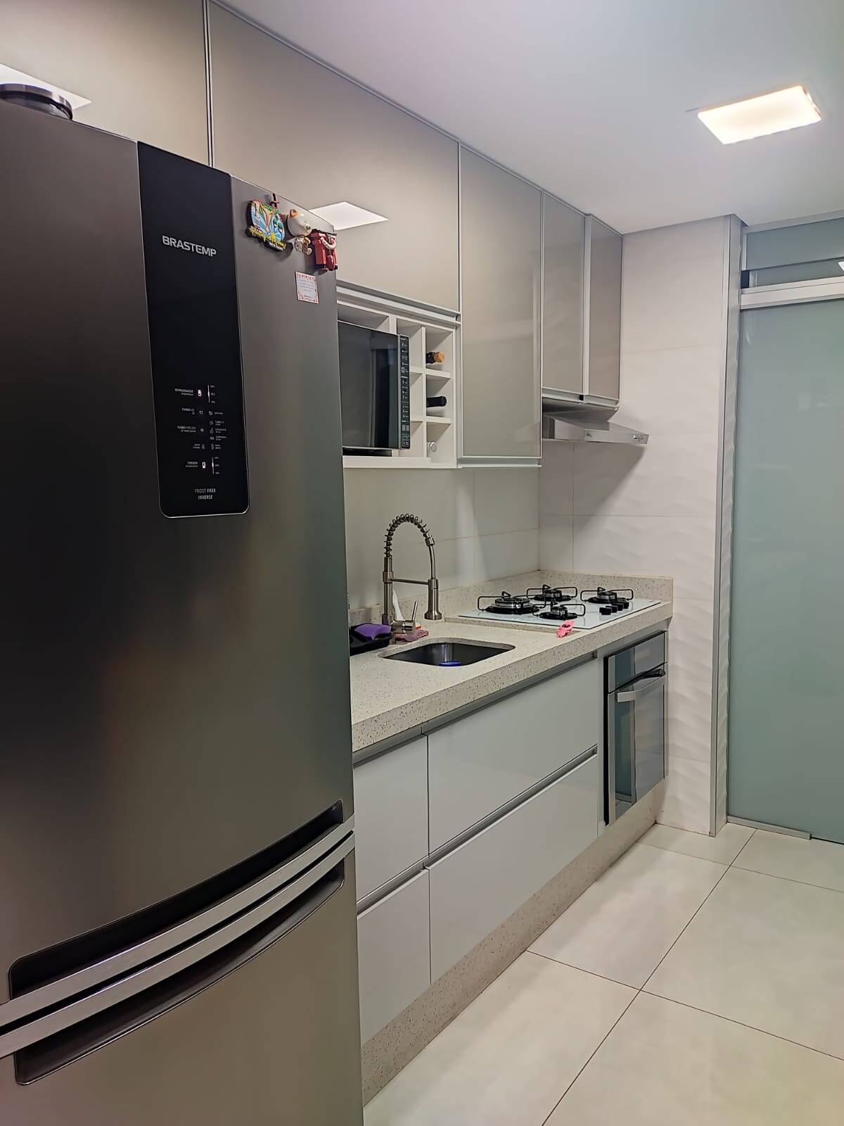 Apartamento à venda com 3 quartos, 94m² - Foto 2