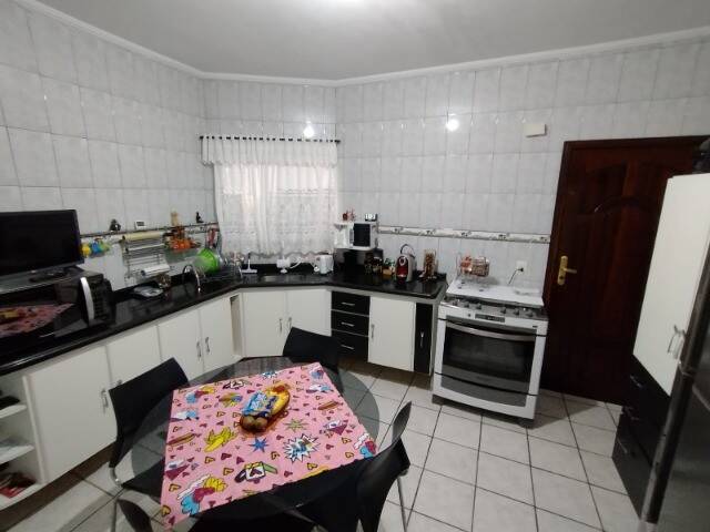 Casa à venda com 3 quartos, 210m² - Foto 6