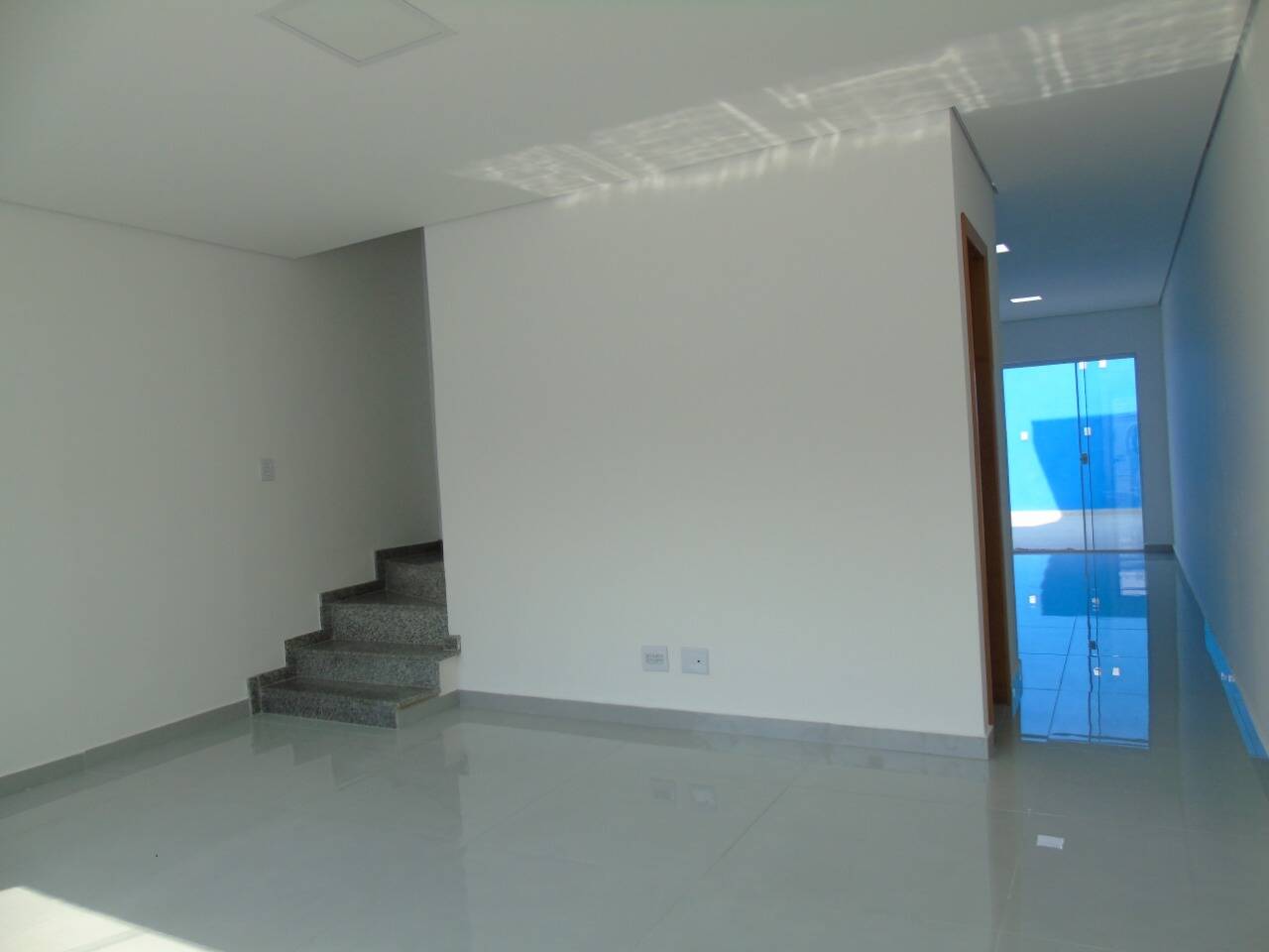 Casa à venda com 3 quartos, 116m² - Foto 4