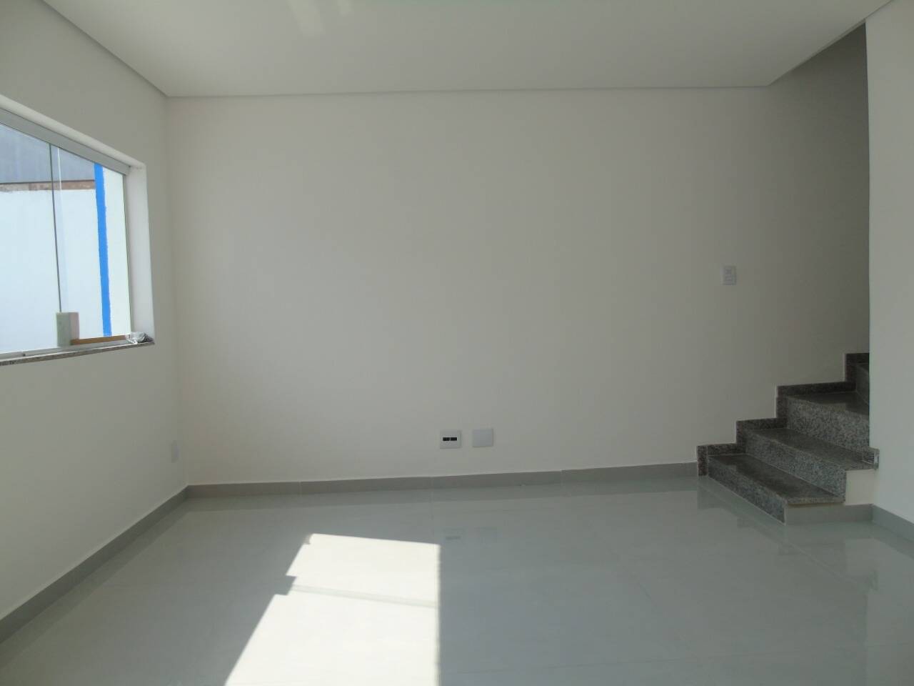 Casa à venda com 3 quartos, 116m² - Foto 2