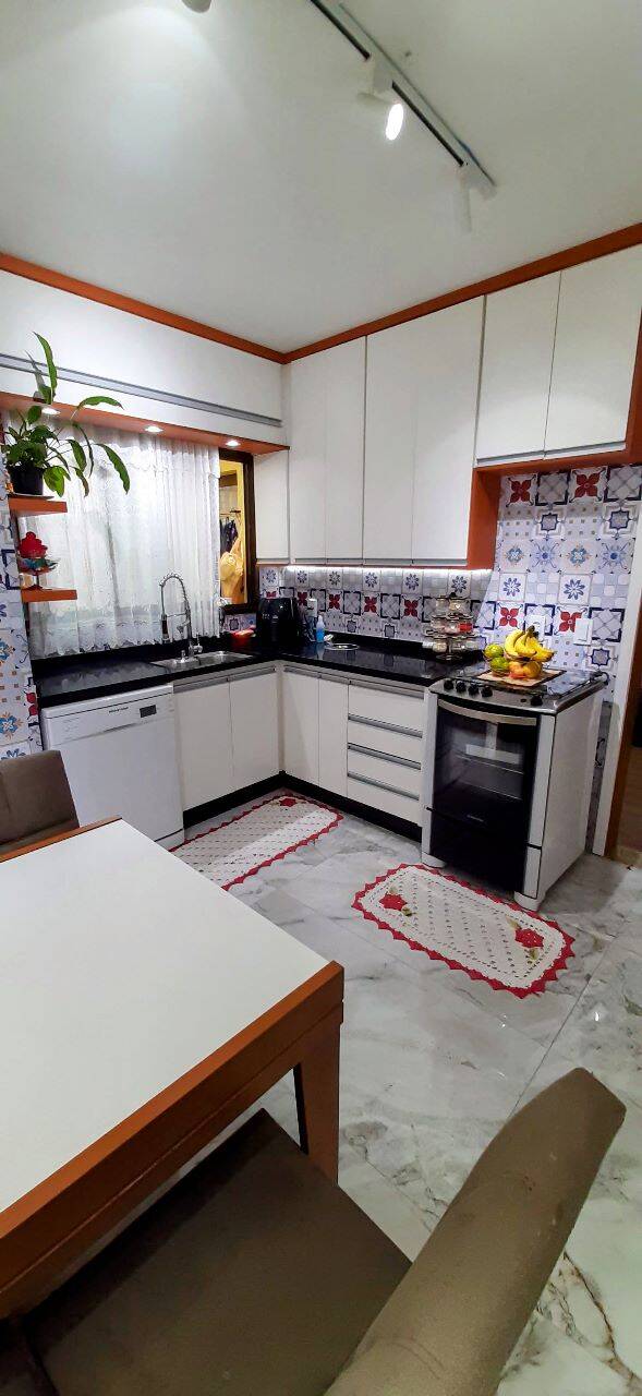 Apartamento à venda com 2 quartos, 70m² - Foto 2