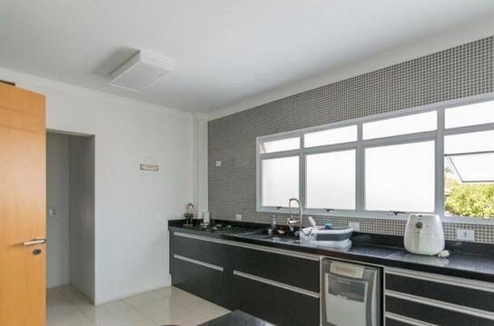 Apartamento à venda com 3 quartos, 145m² - Foto 2