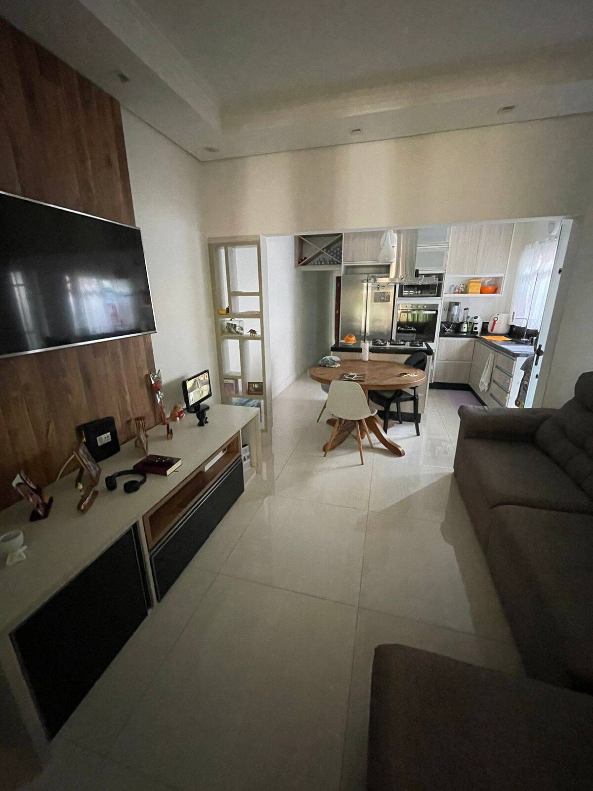 Casa à venda com 2 quartos, 98m² - Foto 1