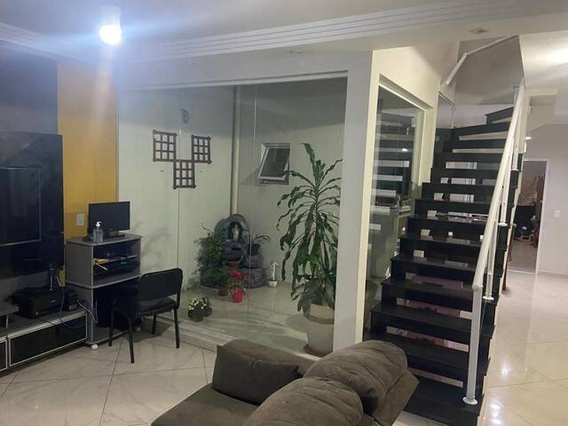 Sobrado à venda com 3 quartos, 116m² - Foto 1