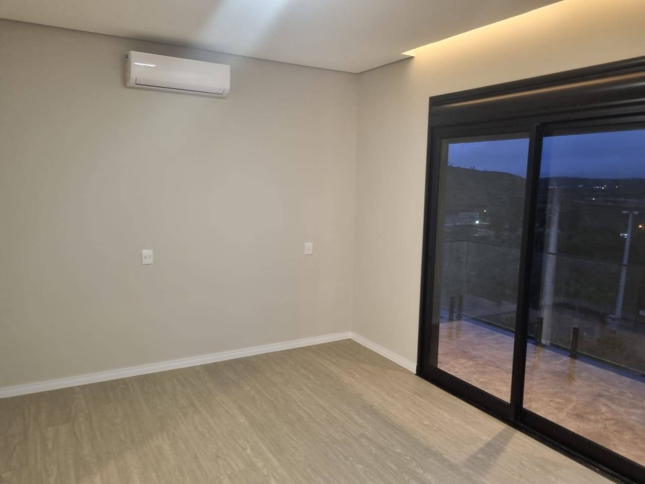 Casa à venda com 3 quartos, 234m² - Foto 13