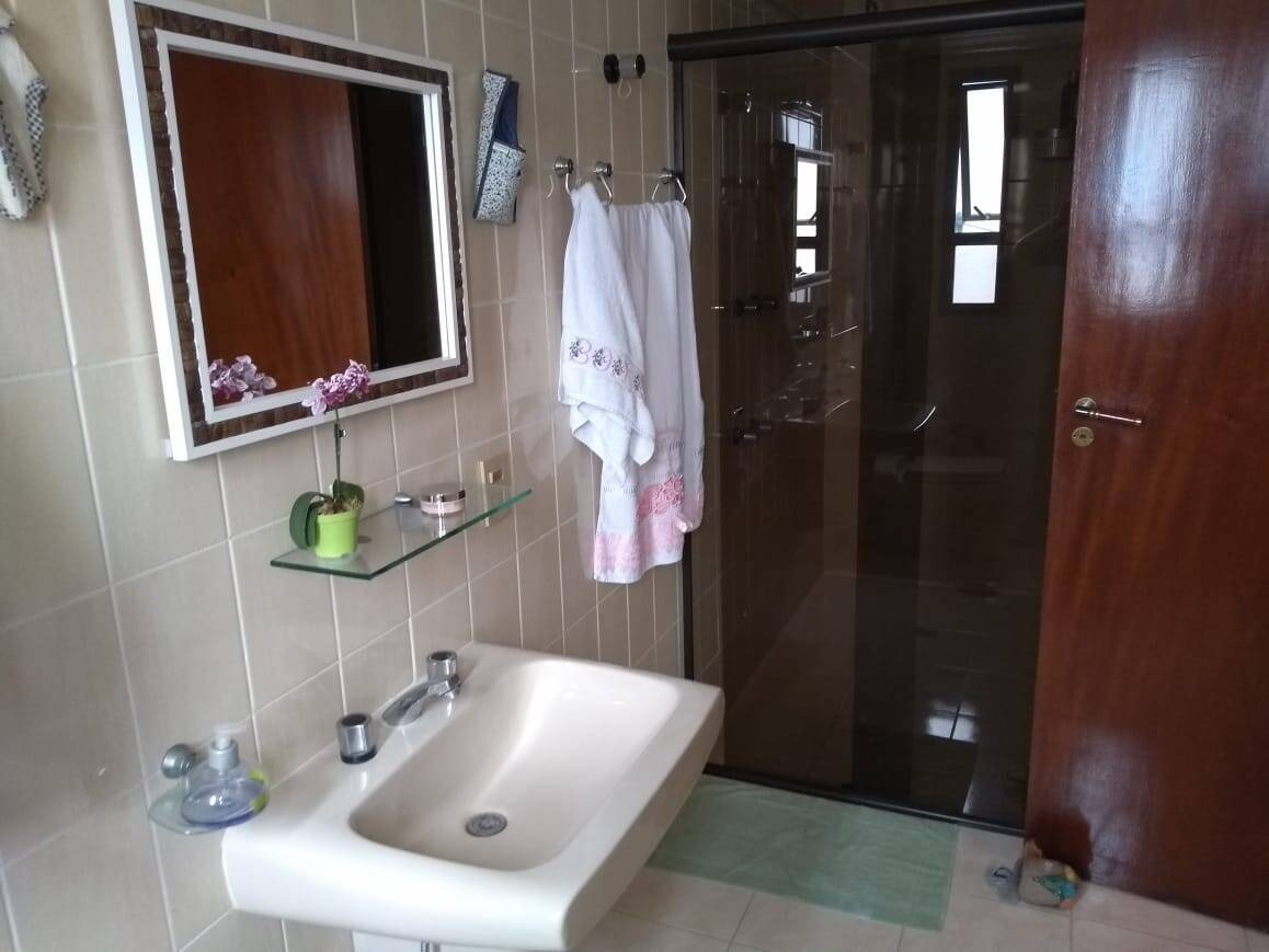 Apartamento à venda com 3 quartos, 140m² - Foto 19