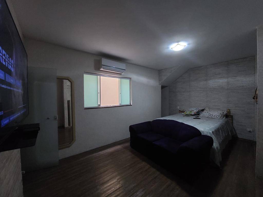 Casa à venda com 3 quartos, 200m² - Foto 13