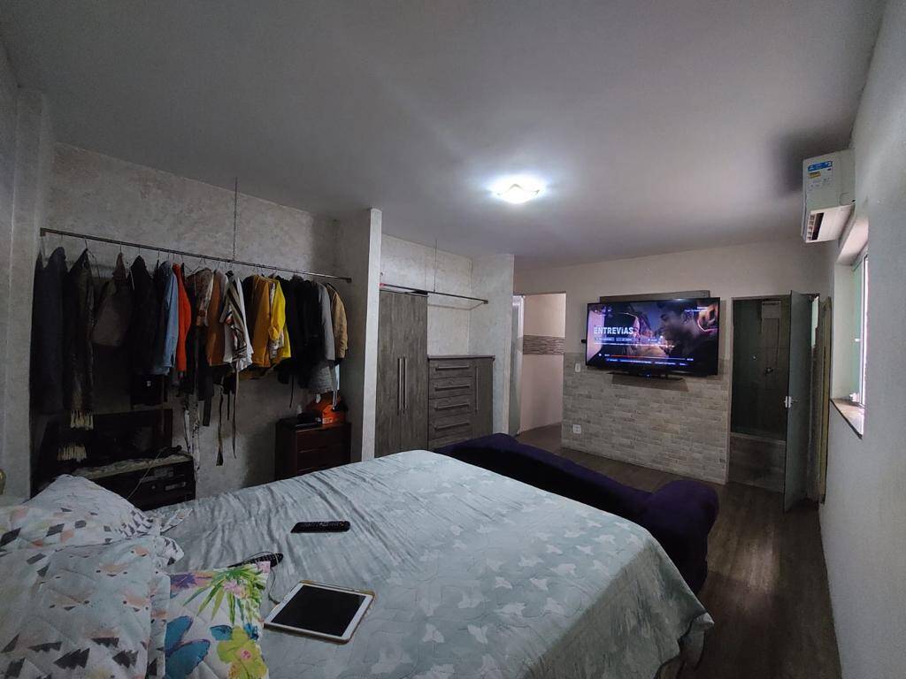 Casa à venda com 3 quartos, 200m² - Foto 12