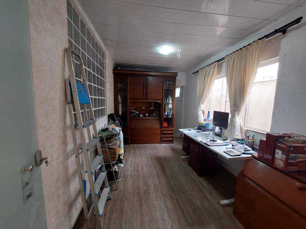 Casa à venda com 3 quartos, 200m² - Foto 14