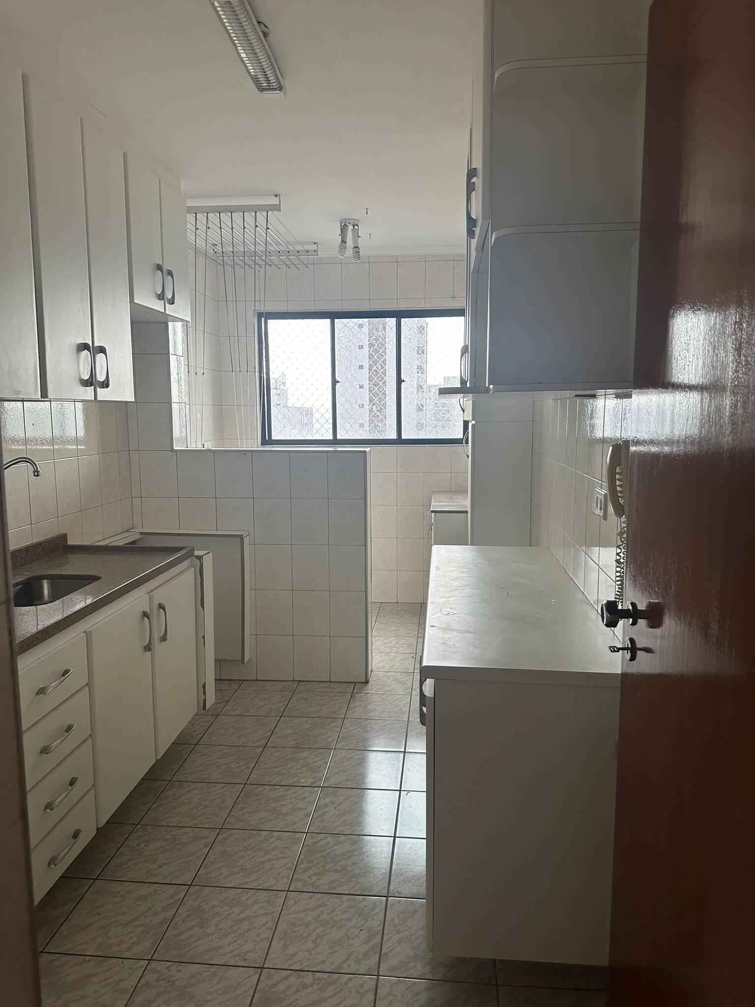 Apartamento à venda com 3 quartos, 73m² - Foto 2