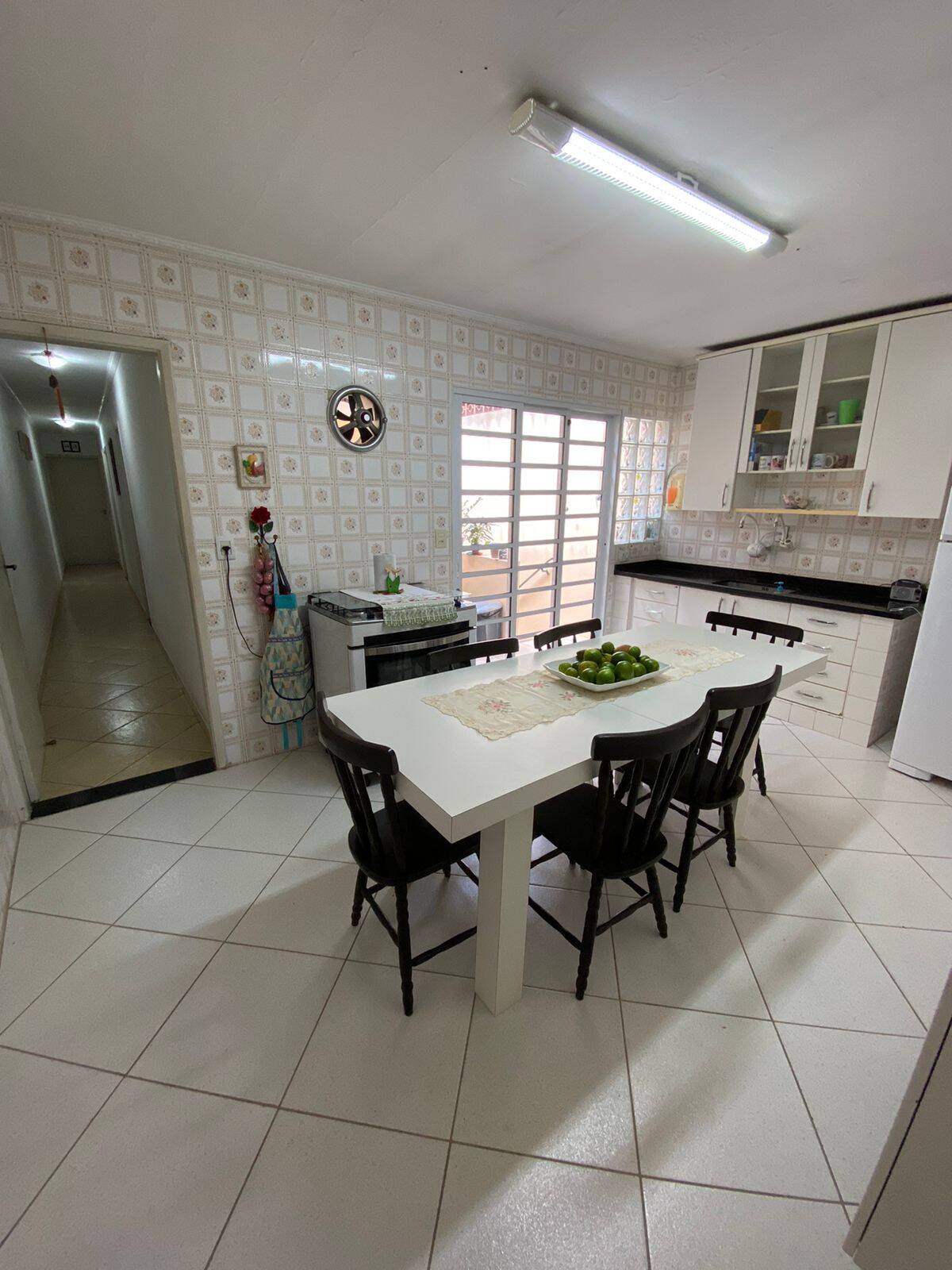 Casa à venda com 3 quartos, 200m² - Foto 17