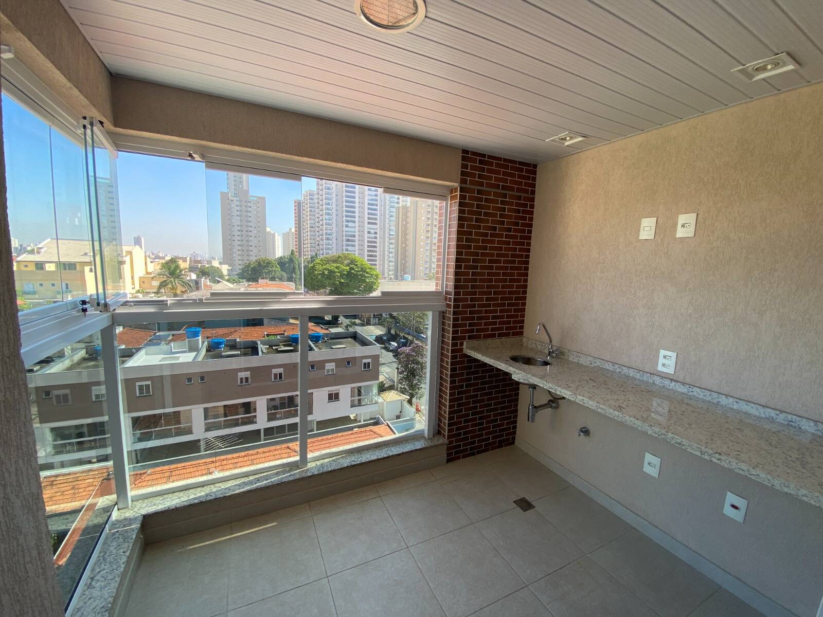 Apartamento à venda com 2 quartos, 74m² - Foto 2