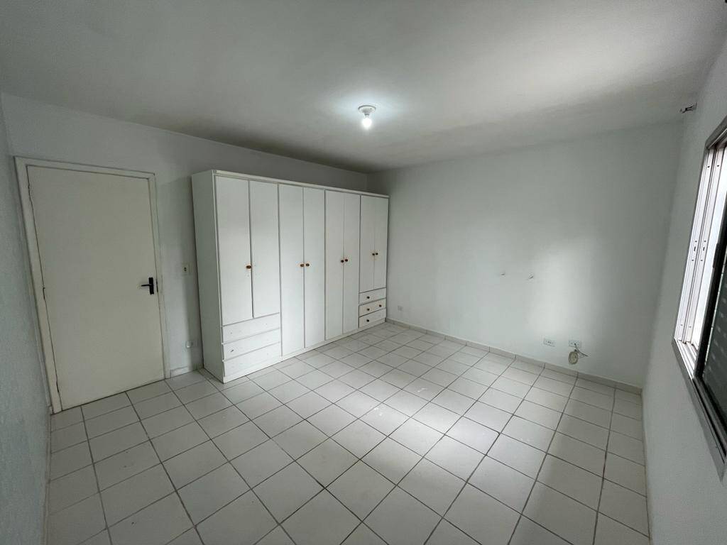 Casa à venda com 2 quartos, 180m² - Foto 3