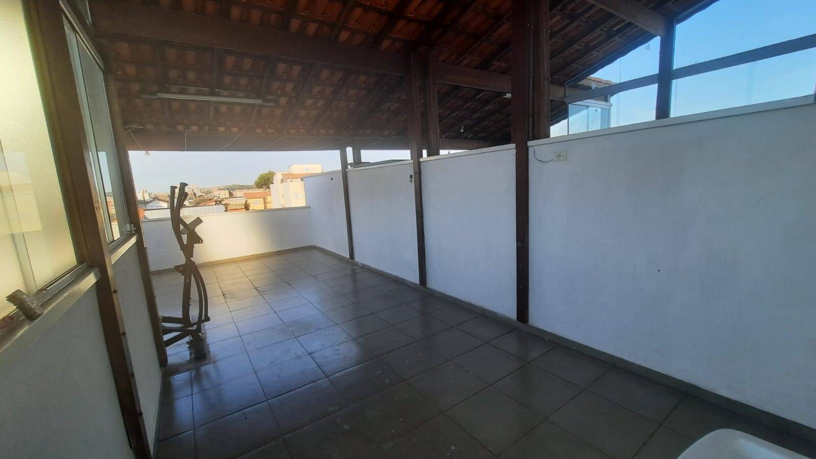 Apartamento à venda com 2 quartos, 98m² - Foto 2