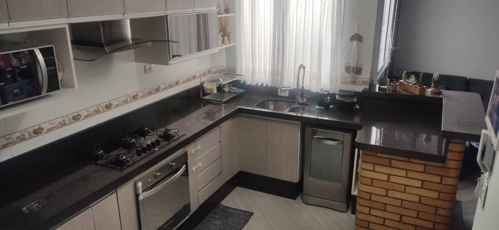 Apartamento à venda com 3 quartos, 176m² - Foto 2