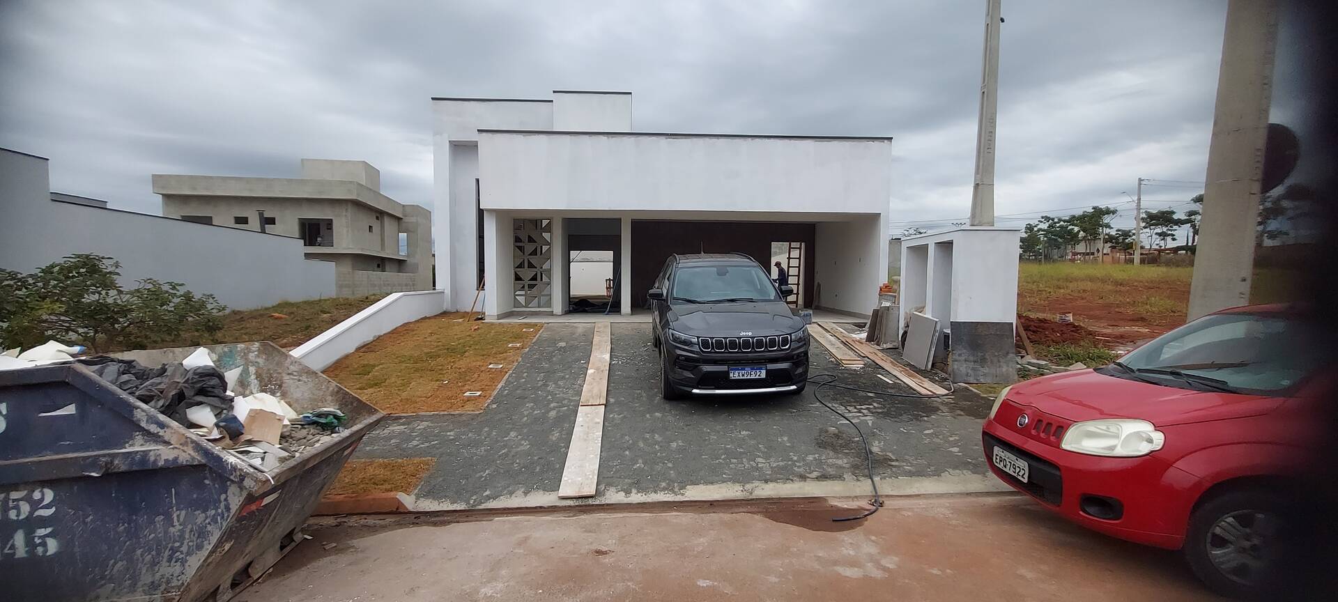 Casa à venda com 3 quartos, 165m² - Foto 1