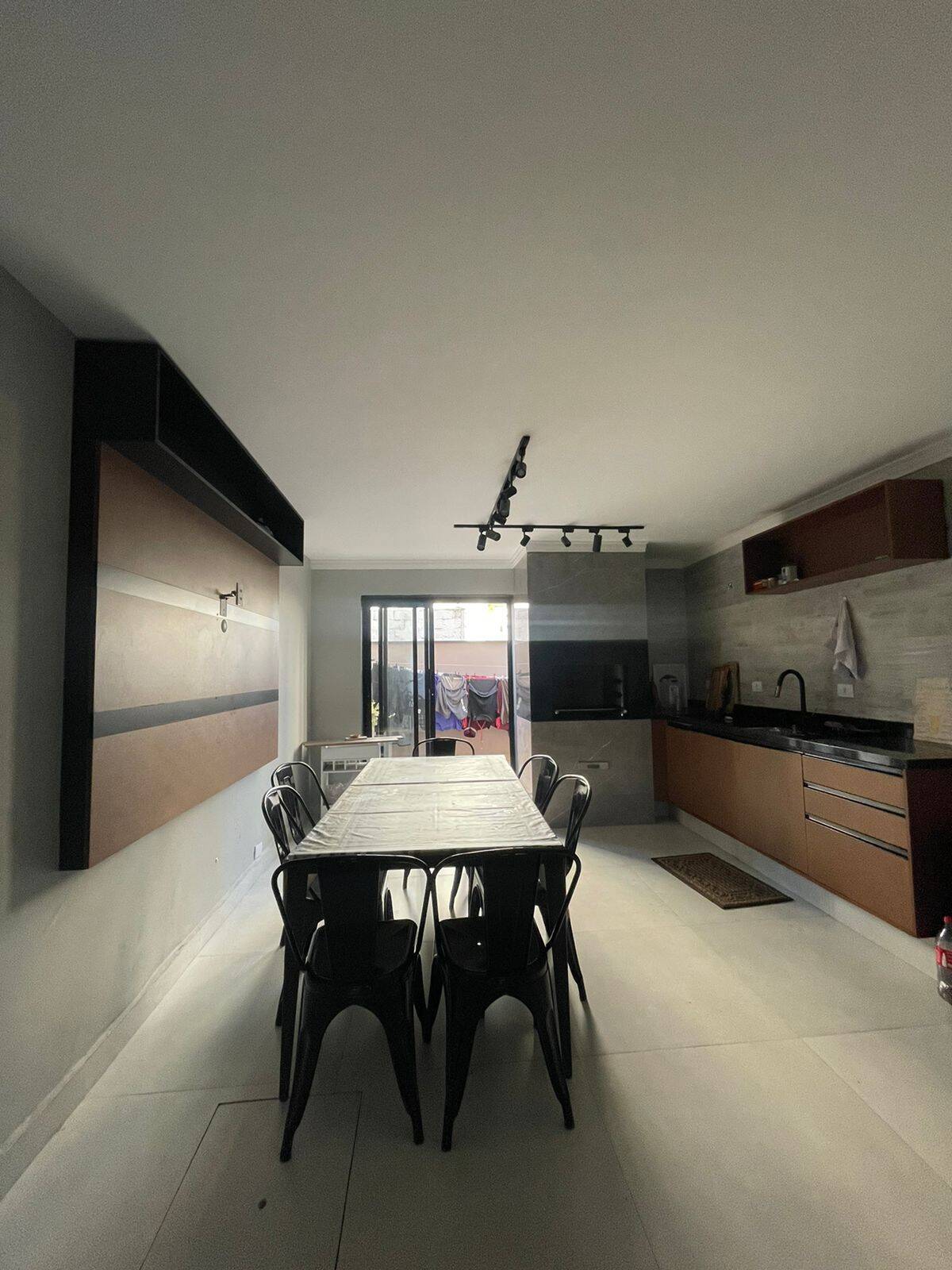 Casa à venda com 2 quartos, 250m² - Foto 2