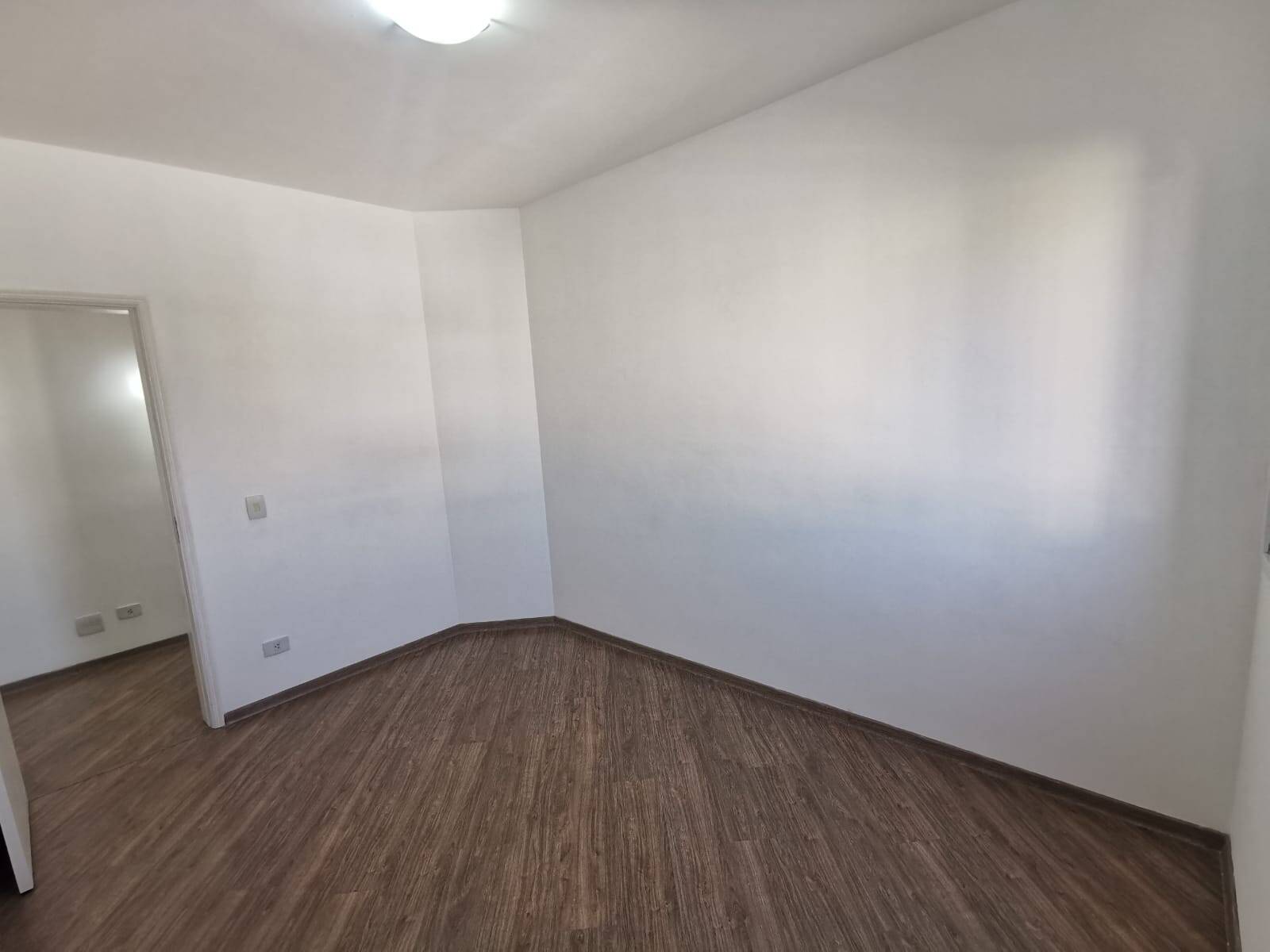 Apartamento à venda com 2 quartos, 60m² - Foto 15