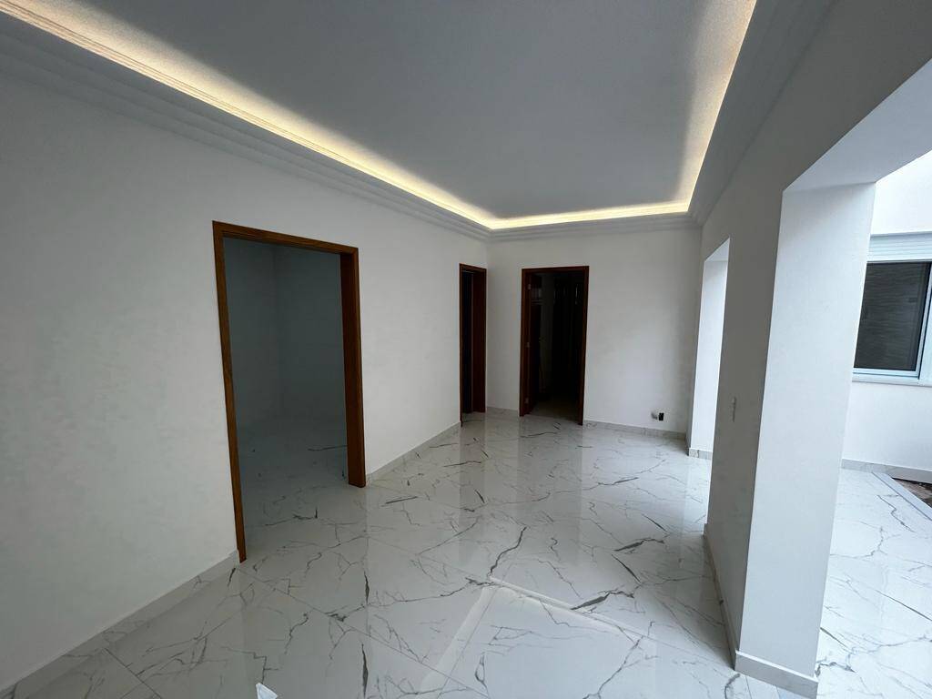 Casa à venda com 3 quartos, 260m² - Foto 3