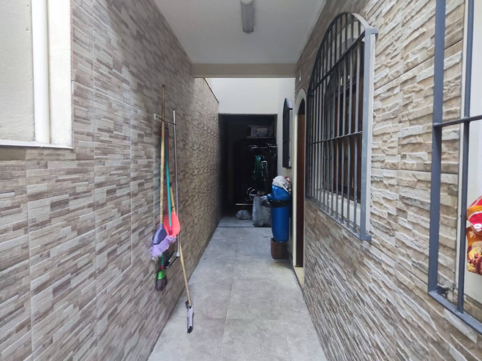 Casa à venda com 3 quartos, 190m² - Foto 2