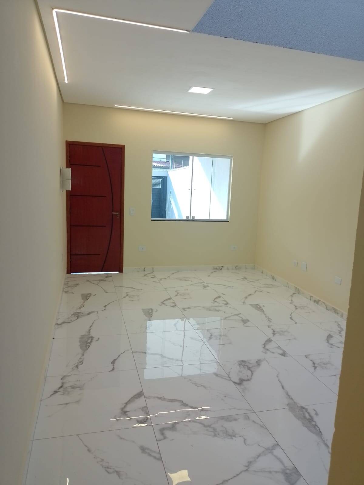 Casa à venda com 3 quartos, 153m² - Foto 1