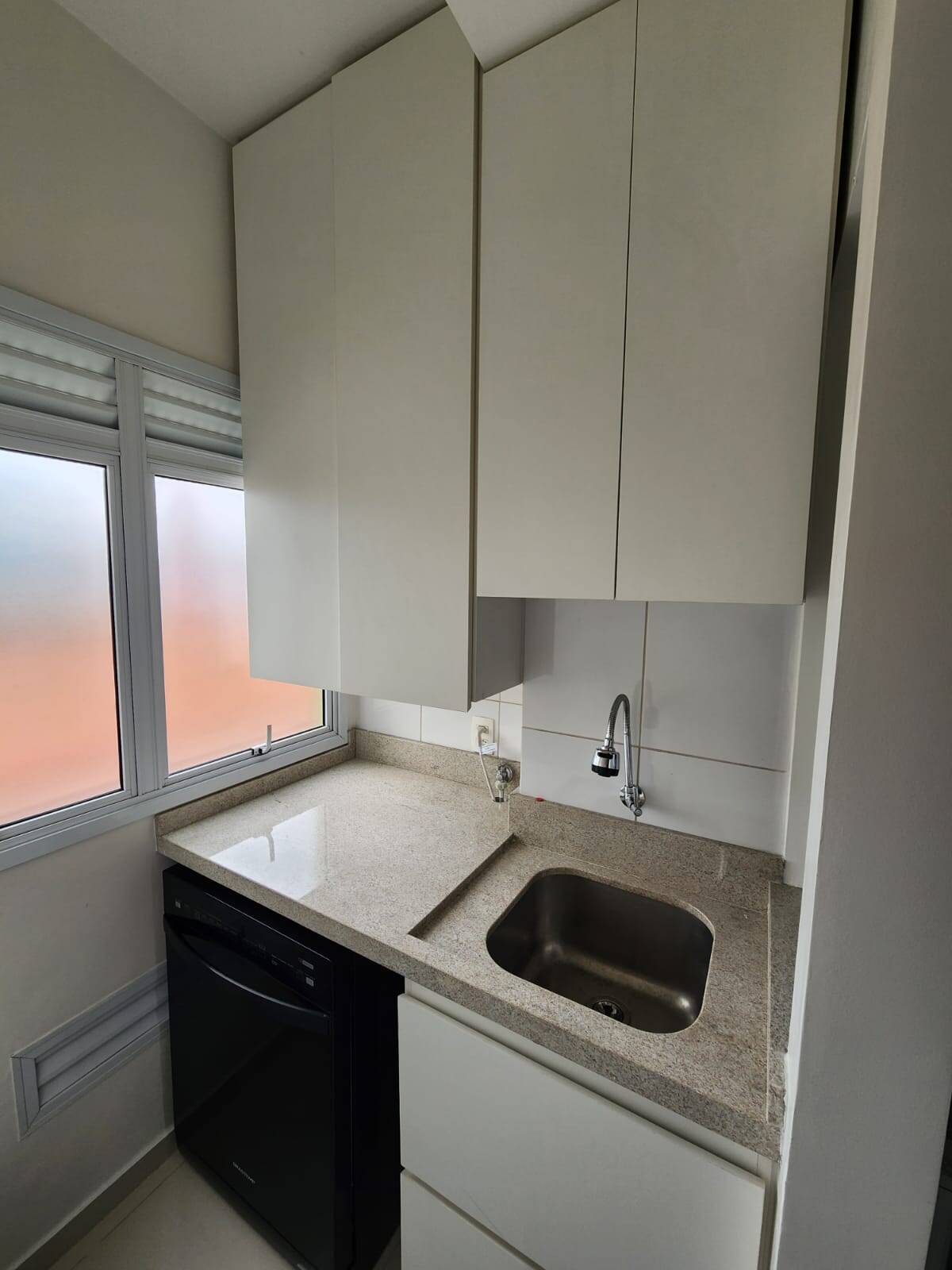 Apartamento à venda com 2 quartos, 64m² - Foto 12