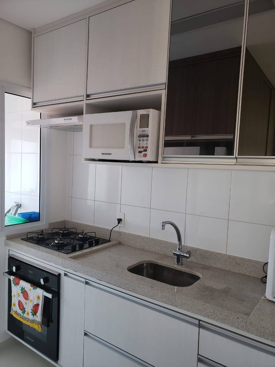 Apartamento à venda com 2 quartos, 64m² - Foto 2