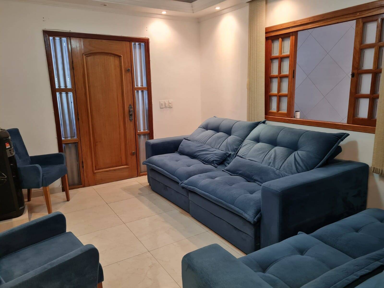 Casa à venda com 3 quartos, 150m² - Foto 1