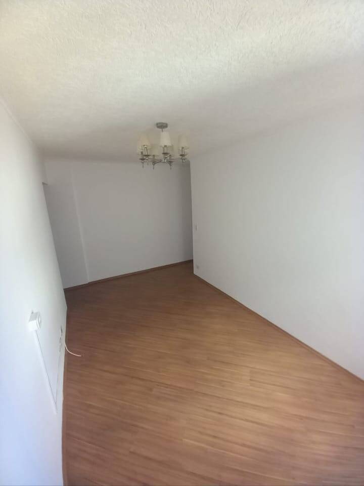 Apartamento à venda com 2 quartos, 70m² - Foto 3