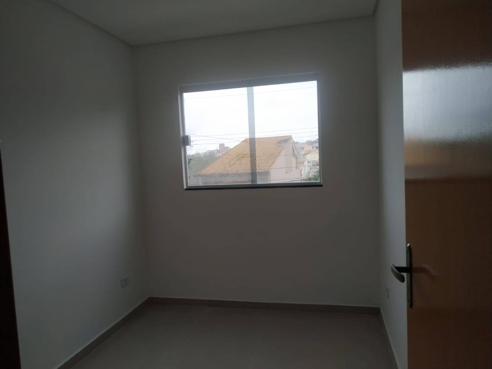 Casa à venda com 2 quartos, 52m² - Foto 4